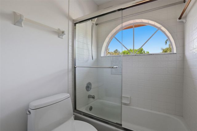 5588 GOLF POINTE DRIVE 1, Sarasota, FL 34243