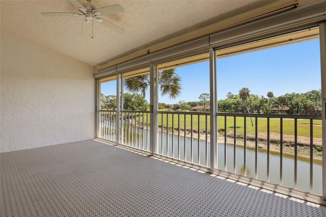 5588 GOLF POINTE DRIVE 1, Sarasota, FL 34243