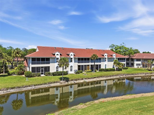 5588 GOLF POINTE DRIVE 1, Sarasota, FL 34243