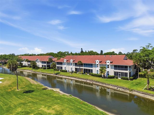 5588 GOLF POINTE DRIVE 1, Sarasota, FL 34243