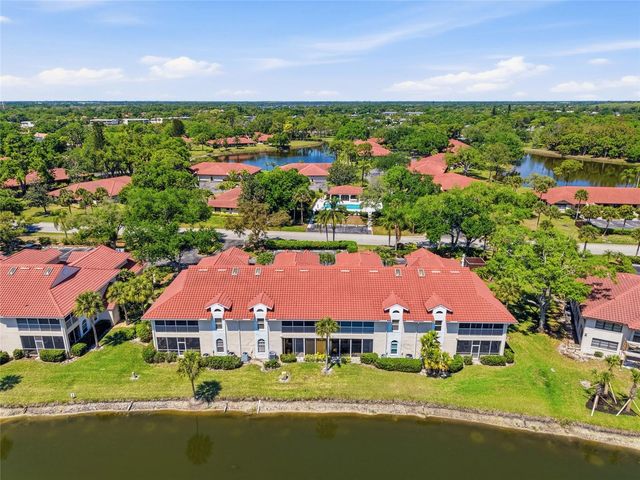 5588 GOLF POINTE DRIVE 1, Sarasota, FL 34243