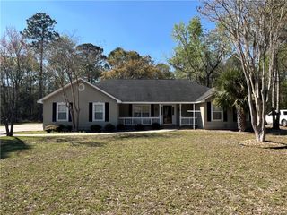 1626 Meadow Lane SE, Darien, GA 31305