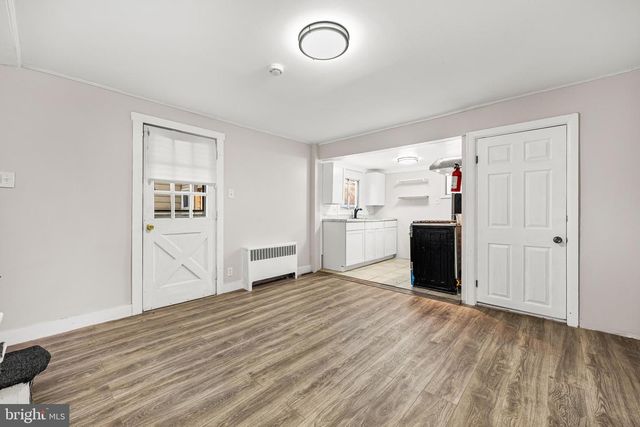 810 W 2ND ST, Florence, NJ 08518