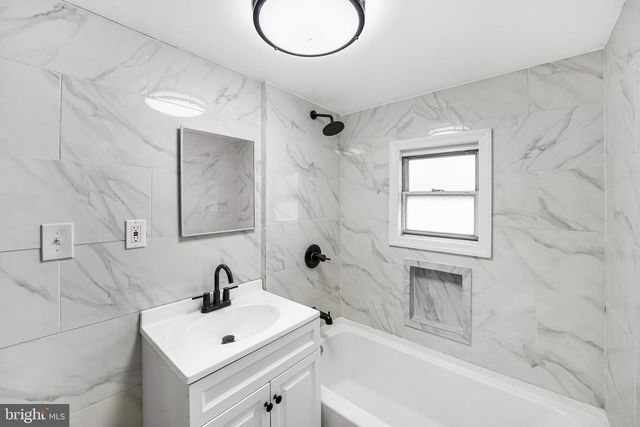 810 W 2ND ST, Florence, NJ 08518