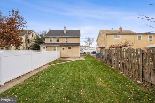 810 W 2ND ST, Florence, NJ 08518