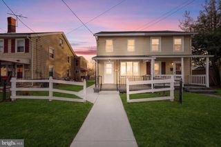 810 W 2ND ST, Florence, NJ 08518