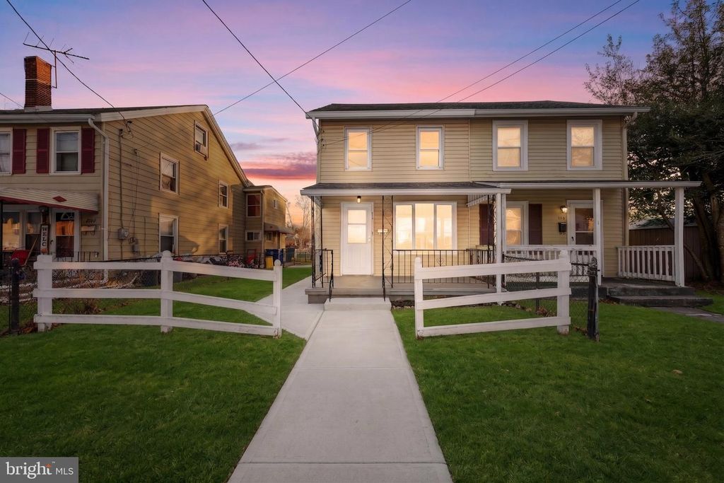 810 W 2ND ST, Florence, NJ 08518