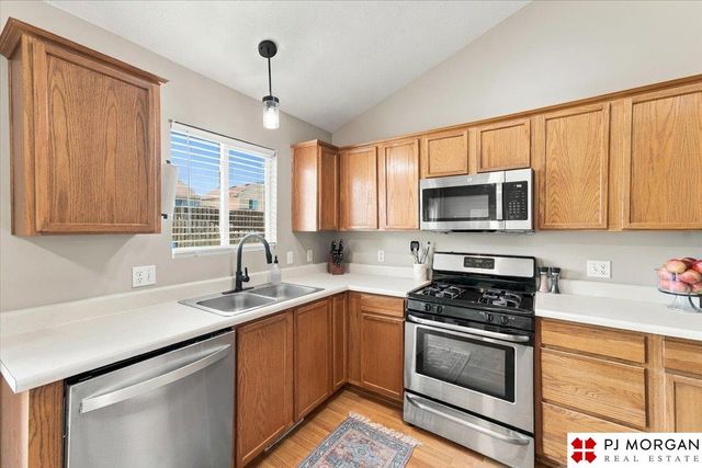 13008 Nebraska Avenue, Omaha, NE 68164
