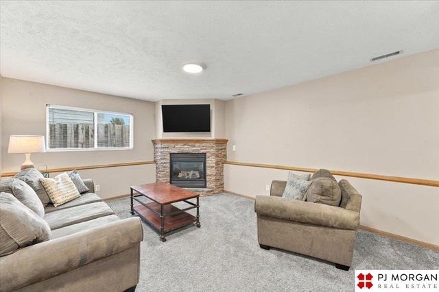13008 Nebraska Avenue, Omaha, NE 68164