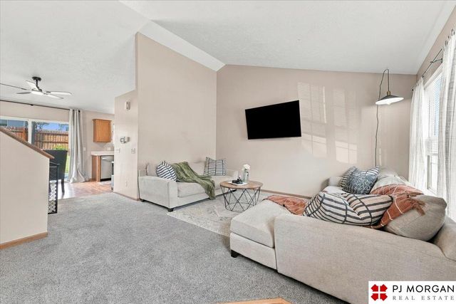13008 Nebraska Avenue, Omaha, NE 68164