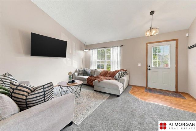 13008 Nebraska Avenue, Omaha, NE 68164