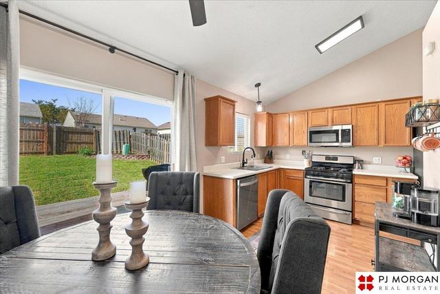 13008 Nebraska Avenue, Omaha, NE 68164