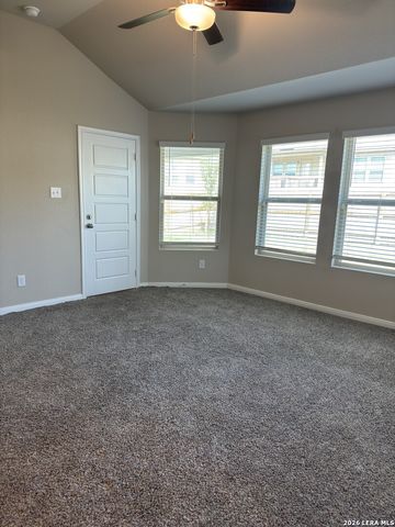 1156 Limestone Rdg, Seguin, TX 78155