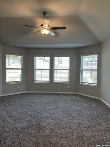 1156 Limestone Rdg, Seguin, TX 78155
