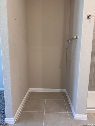 1156 Limestone Rdg, Seguin, TX 78155