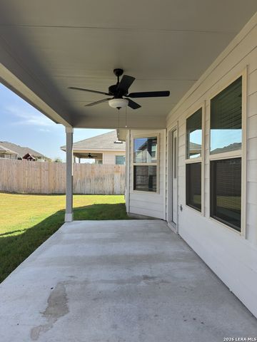 1156 Limestone Rdg, Seguin, TX 78155