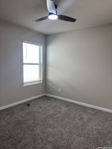 1156 Limestone Rdg, Seguin, TX 78155