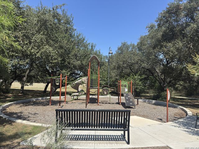 1156 Limestone Rdg, Seguin, TX 78155