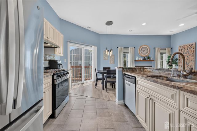 7243 Elm Court, South Brunswick, NJ 08852