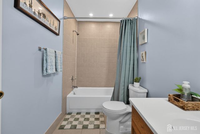 7243 Elm Court, South Brunswick, NJ 08852