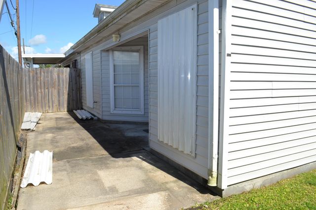 132 Saxony Dr, Houma, LA 70364