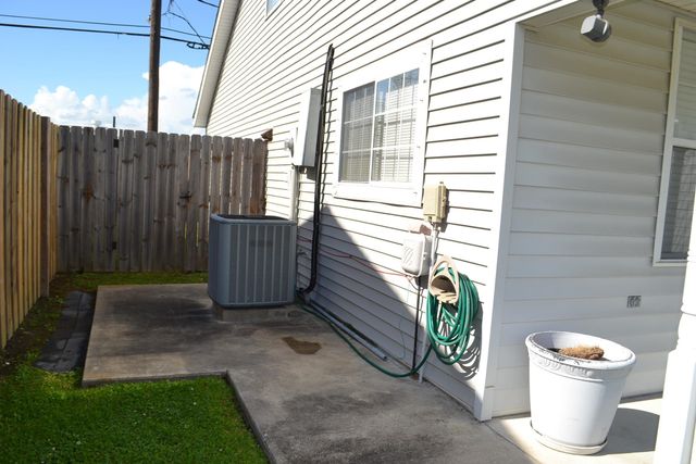 132 Saxony Dr, Houma, LA 70364