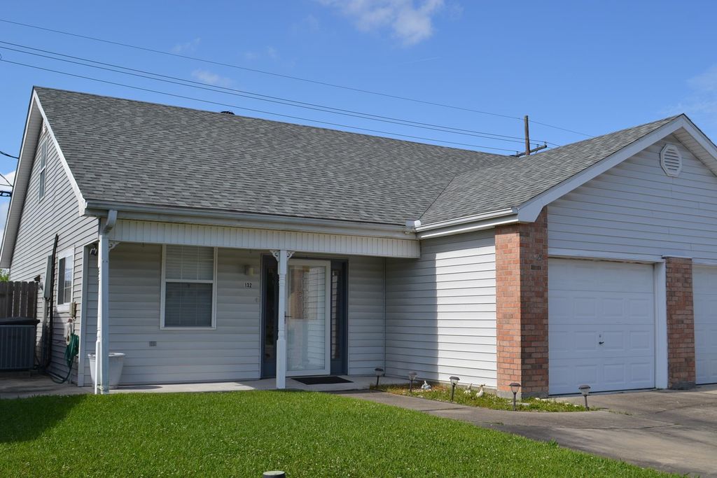 132 Saxony Dr, Houma, LA 70364