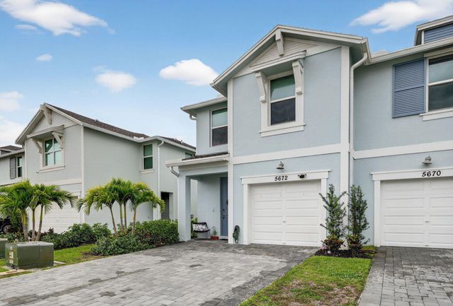 5672 SE Edgewater Circle, Stuart, FL 34997