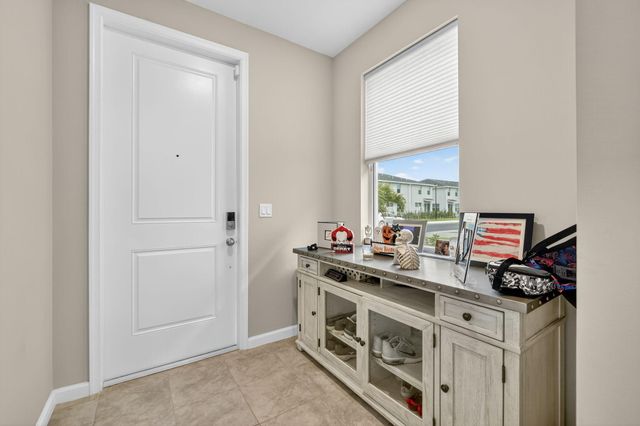 5672 SE Edgewater Circle, Stuart, FL 34997