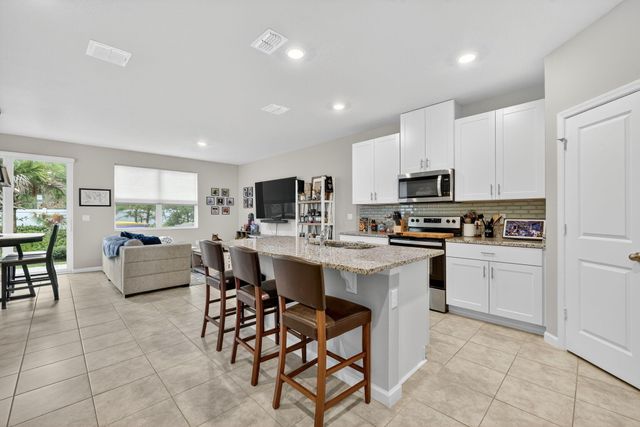 5672 SE Edgewater Circle, Stuart, FL 34997