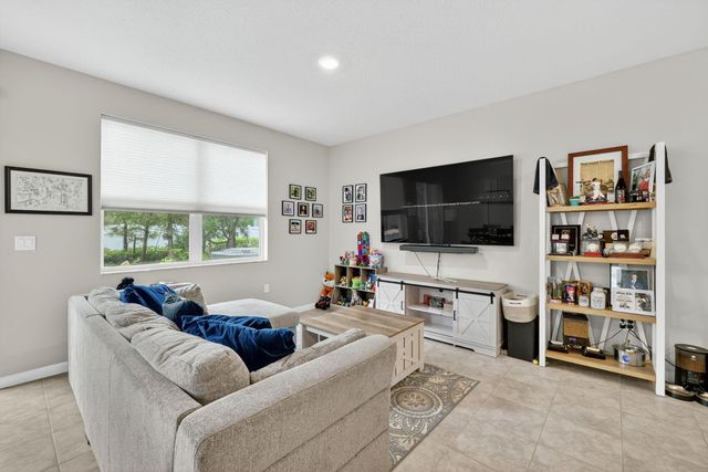 5672 SE Edgewater Circle, Stuart, FL 34997