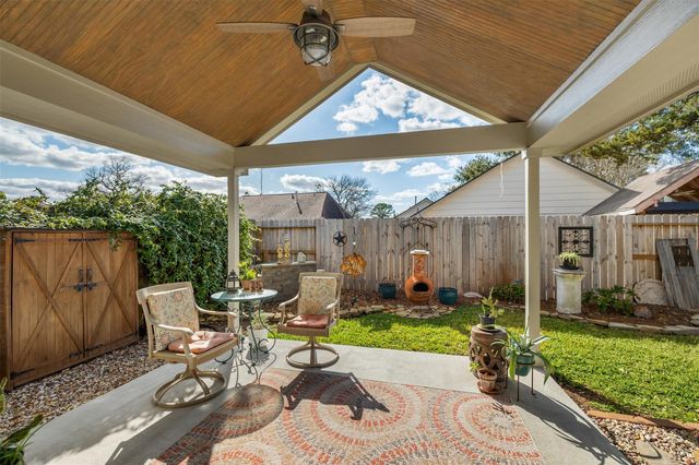 16910 Dusty Mill Drive W, Sugar Land, TX 77498