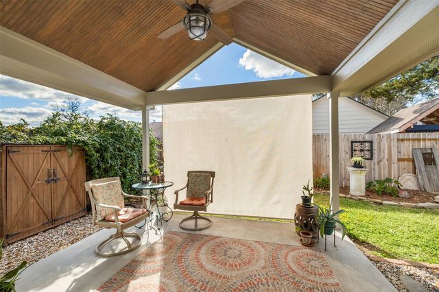 16910 Dusty Mill Drive W, Sugar Land, TX 77498