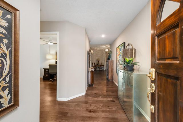 16910 Dusty Mill Drive W, Sugar Land, TX 77498