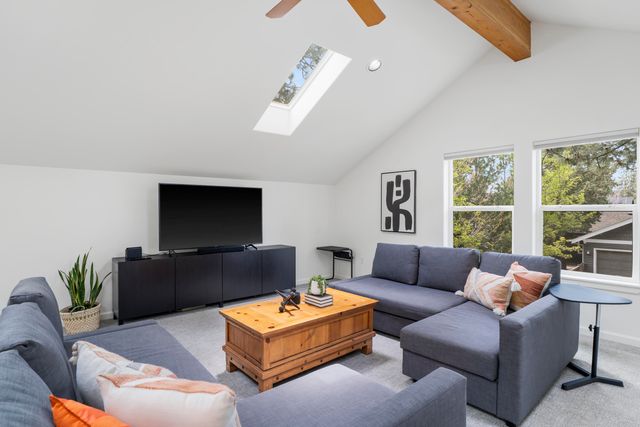 1483 NW John Fremont Street, Bend, OR 97703