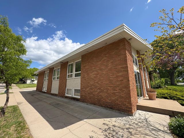 3359 Central Avenue NE, Minneapolis, MN 55418