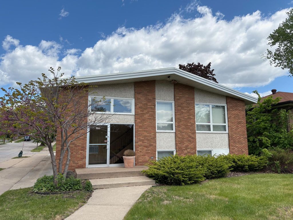 3359 Central Avenue NE, Minneapolis, MN 55418