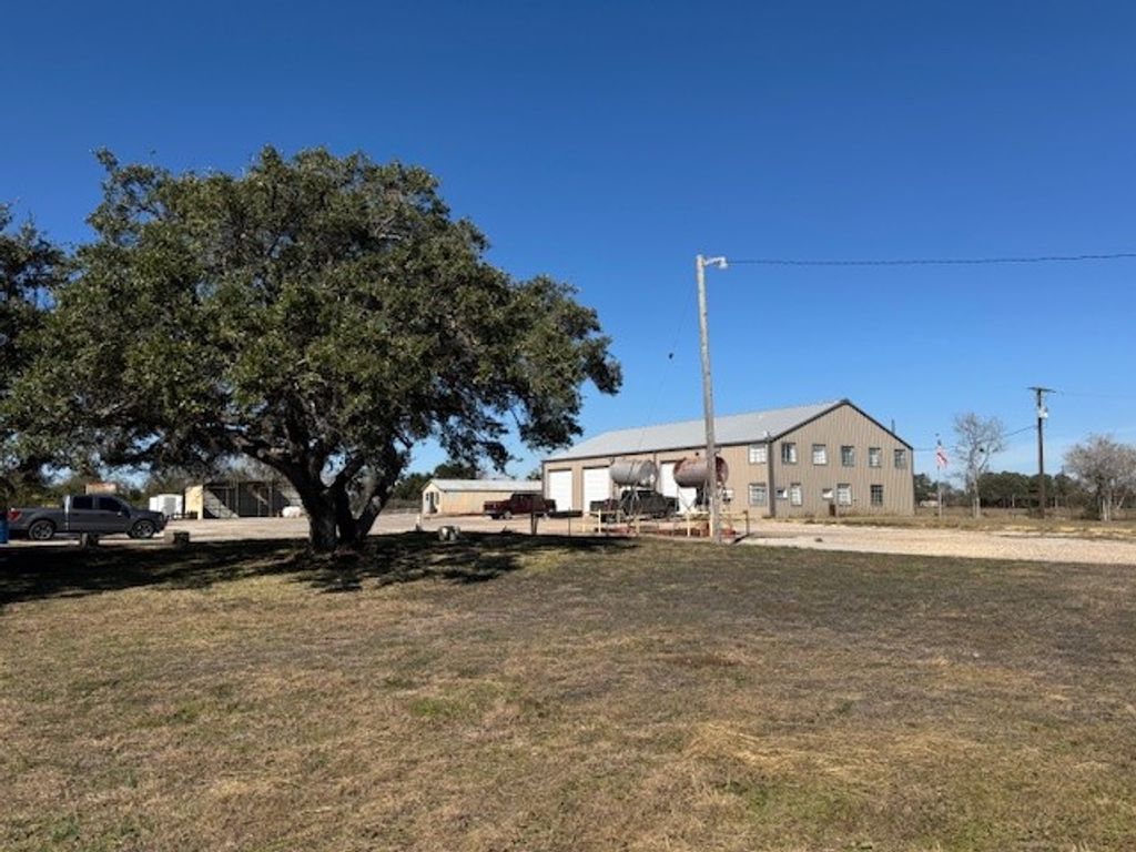 103 Hwy 183, Refugio, TX 78377 — photo 4