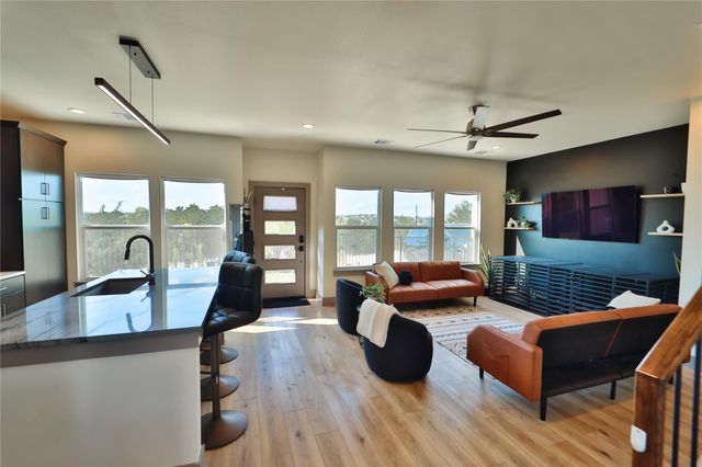 10613 Knob HL, Dripping Springs, TX 78620