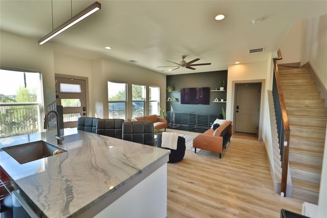 10613 Knob HL, Dripping Springs, TX 78620