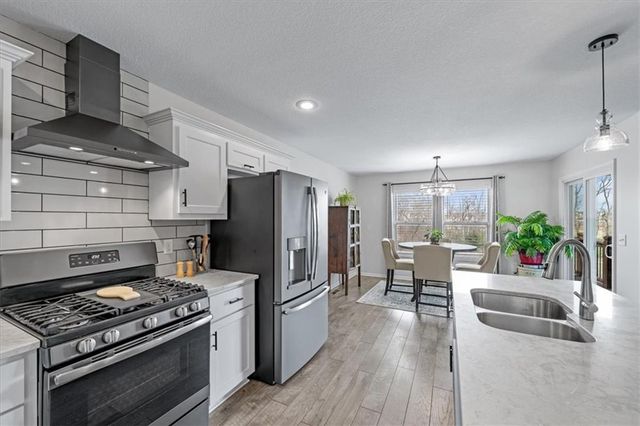 3732 NW 96th Place, Kansas City, MO 64154