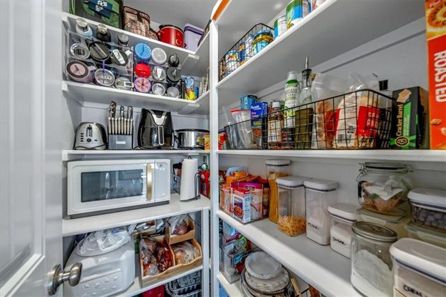 3732 NW 96th Place, Kansas City, MO 64154