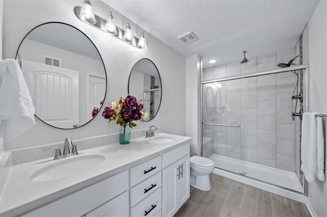 3732 NW 96th Place, Kansas City, MO 64154