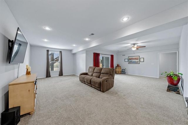 3732 NW 96th Place, Kansas City, MO 64154