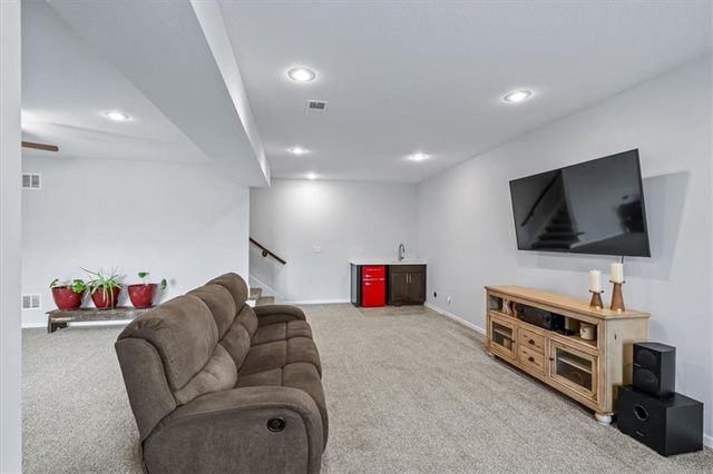 3732 NW 96th Place, Kansas City, MO 64154