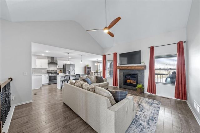 3732 NW 96th Place, Kansas City, MO 64154