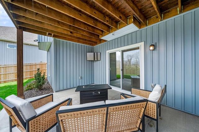 3732 NW 96th Place, Kansas City, MO 64154