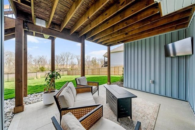 3732 NW 96th Place, Kansas City, MO 64154