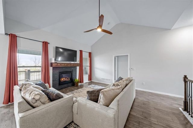 3732 NW 96th Place, Kansas City, MO 64154