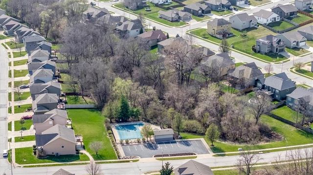 3732 NW 96th Place, Kansas City, MO 64154